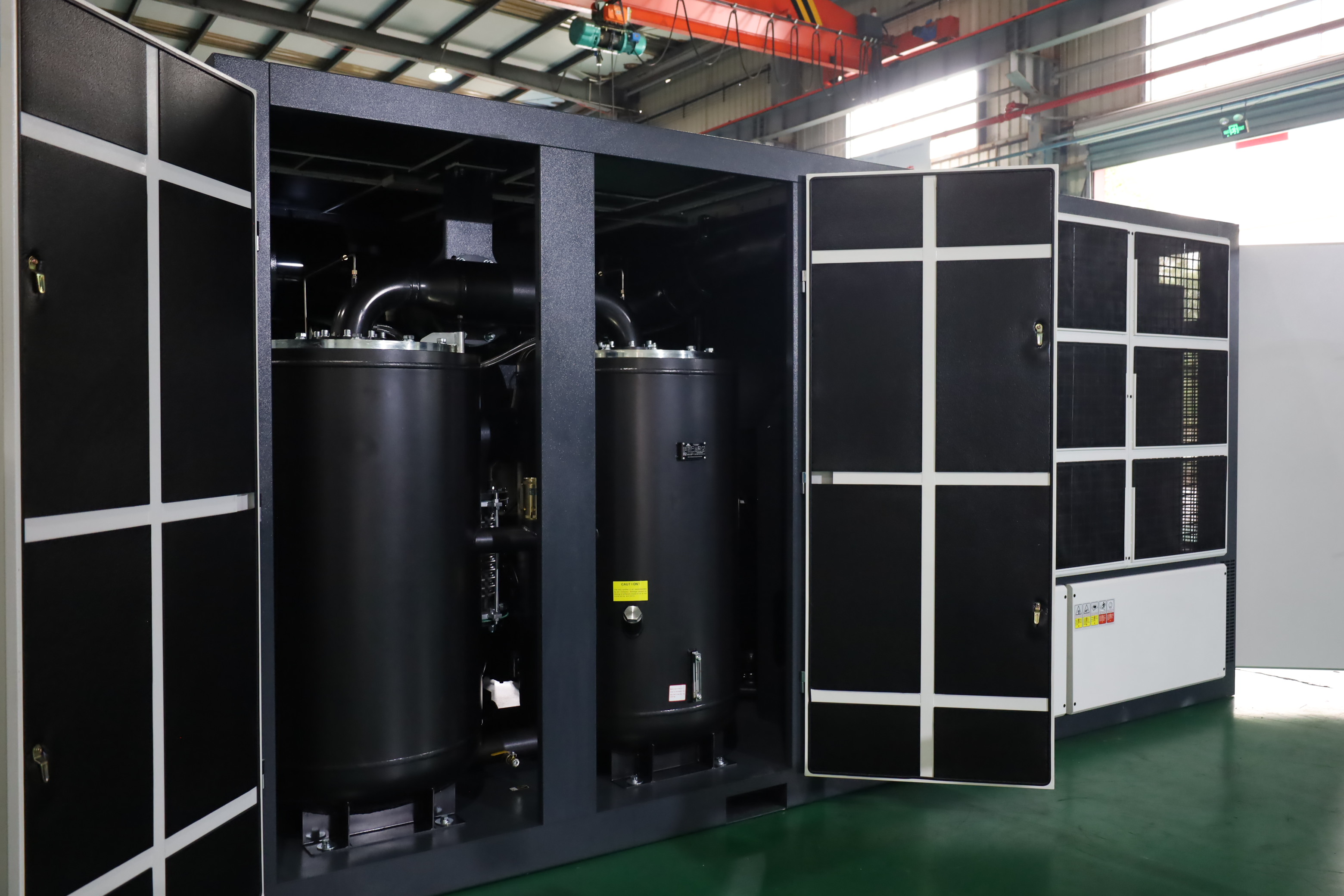 250kw3.5Bar/77m³/min Two Stage Screw Air Compressor High Quality Low Pressure Shipped To India.