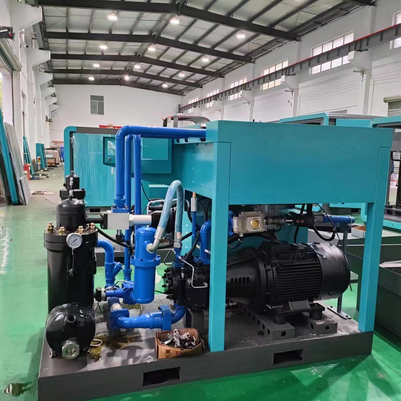  Combined 30bar screw booster compressor air compressor 22kw blow air compressor with 500 liter tank and air dryer